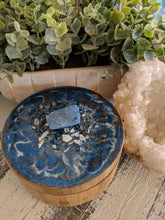 Wood and resin salt pepper container with resin top fire glass stone